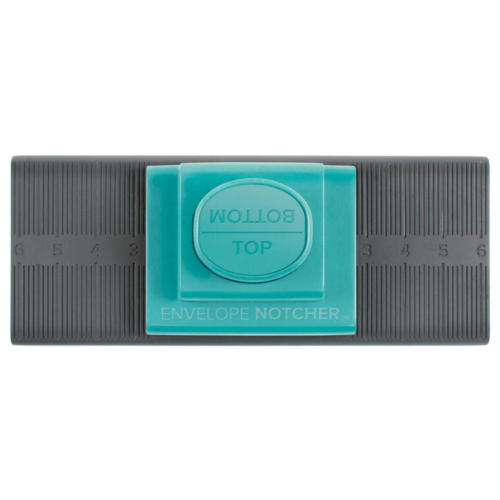 WE R MEMORY KEEPERS Perforadora de Muesca para Sobres